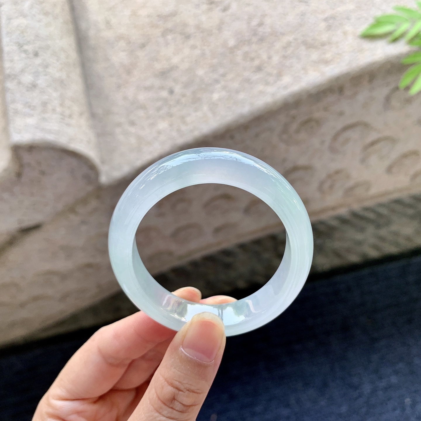 贵妃51 52 圈口52.2/44.5/11.2/6.9 编码C5092113 冰糯飘绿，水润，种老，细腻，打灯有棉线