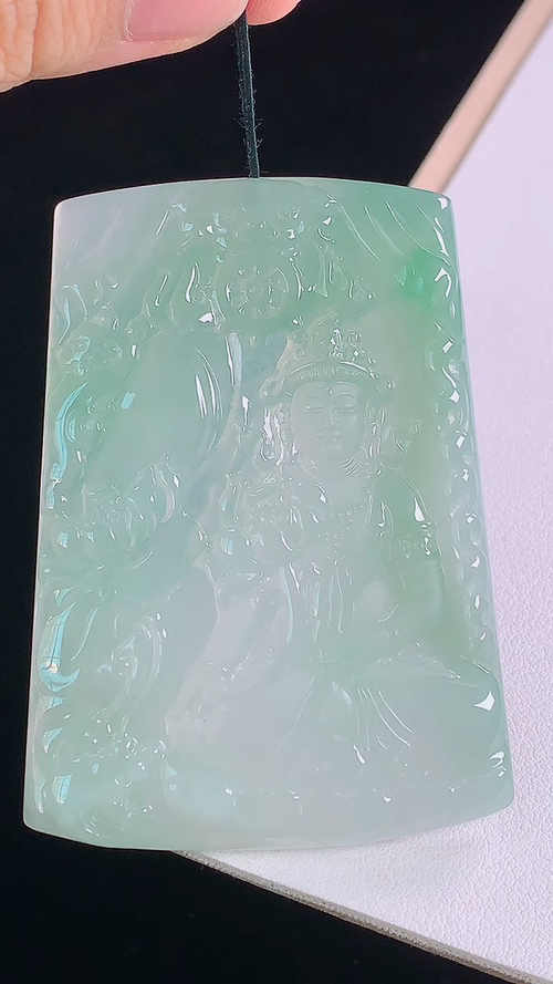 ️冰飘绿大势至观音，无裂，尺寸:66.0-48.2-4.8mm 29