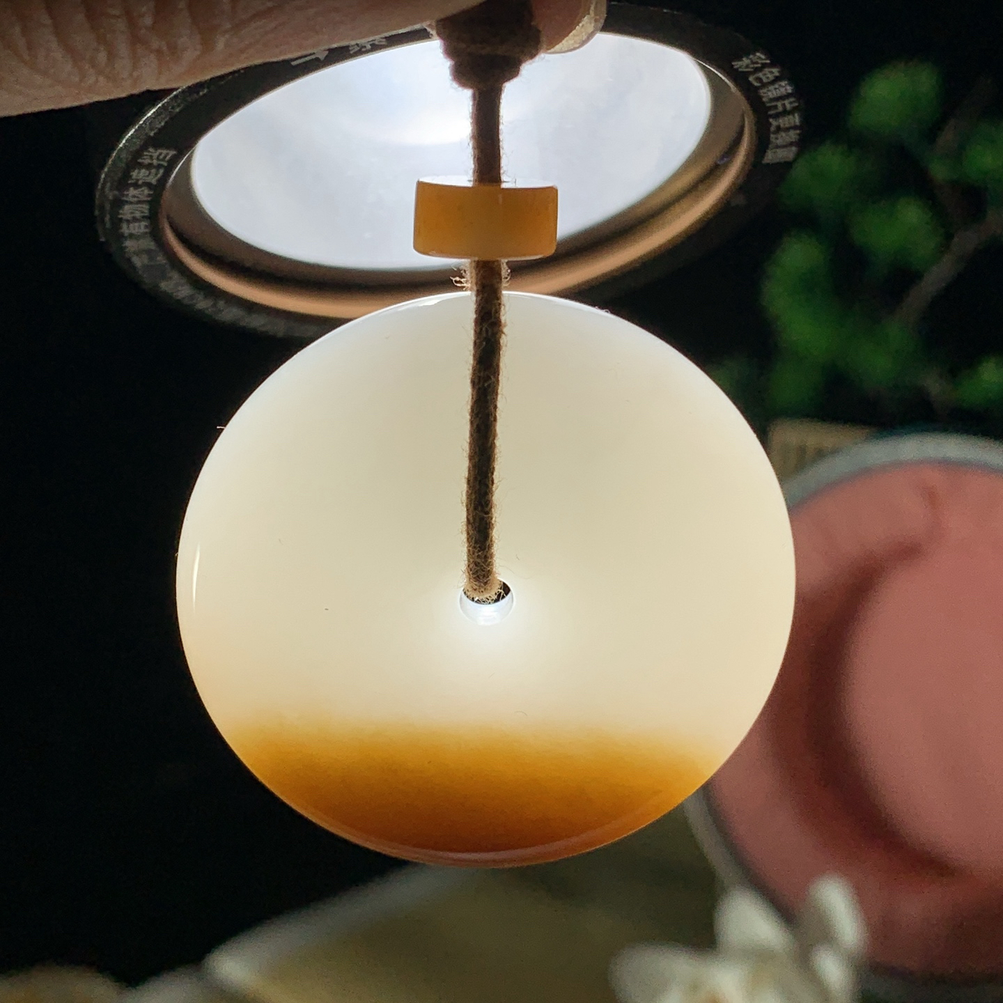 收藏级！新疆且末糖平安扣挂件！尺寸40/13重41.3克 玉质细腻油润 底色纯净 脂粉好，品质好。lt2601002