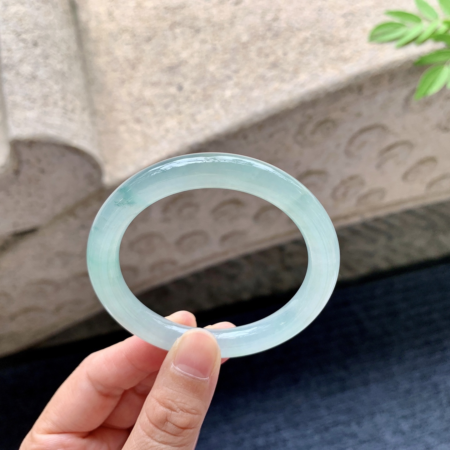 圆条50 51 圈口51.2/8.6/8 编码BA092406 糯冰晴绿，水润，种老，细腻，有纹线