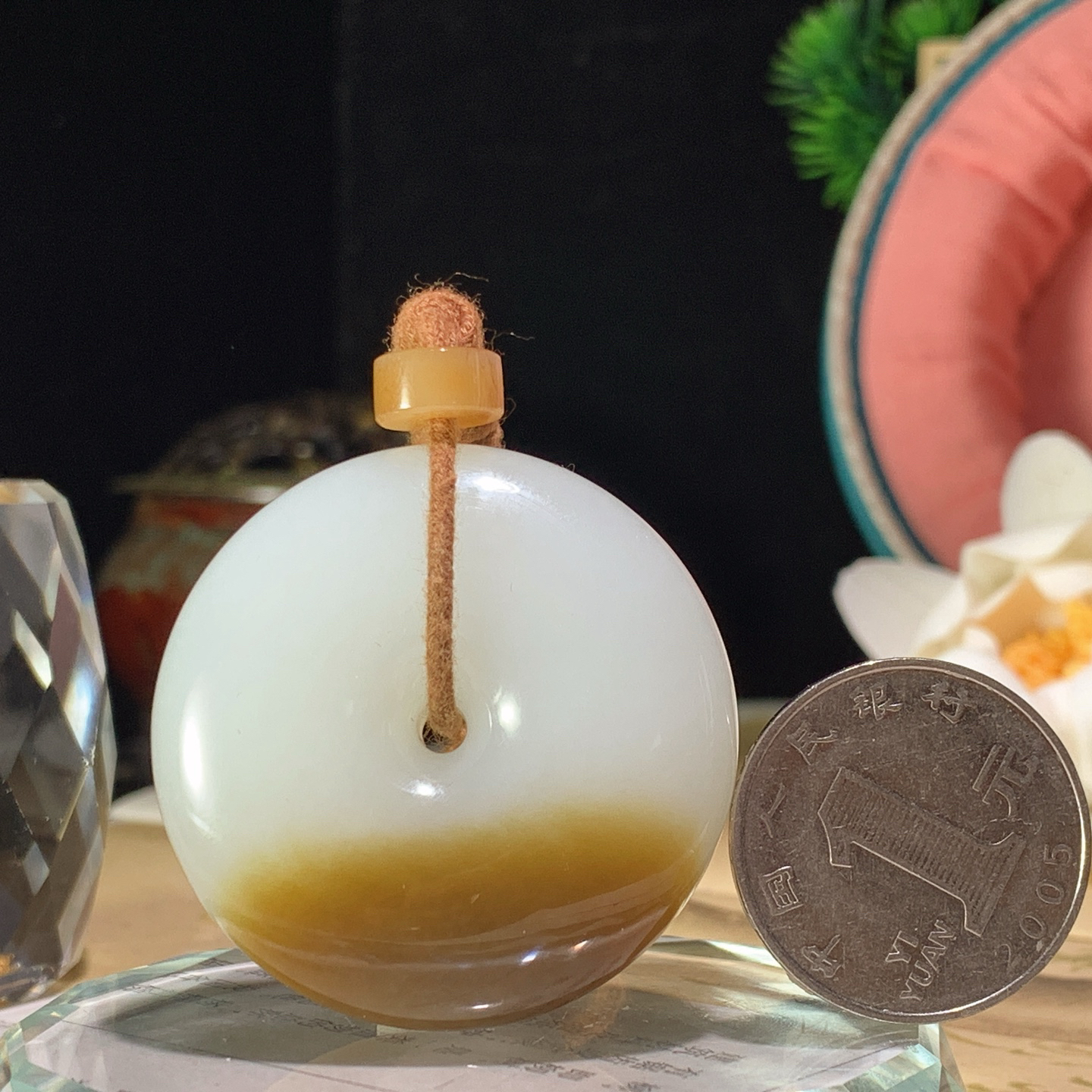 收藏级！新疆且末糖平安扣挂件！尺寸40/13重41.3克 玉质细腻油润 底色纯净 脂粉好，品质好。lt2601002