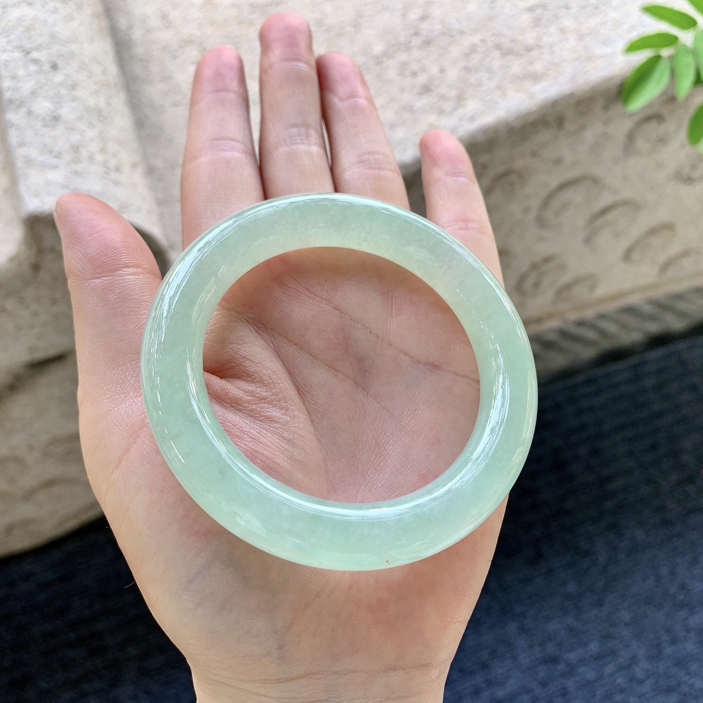 圆条52 53 圈口53.8/10.6/10.6 编码BA092018 糯冰淡绿，水润，种老，细腻，