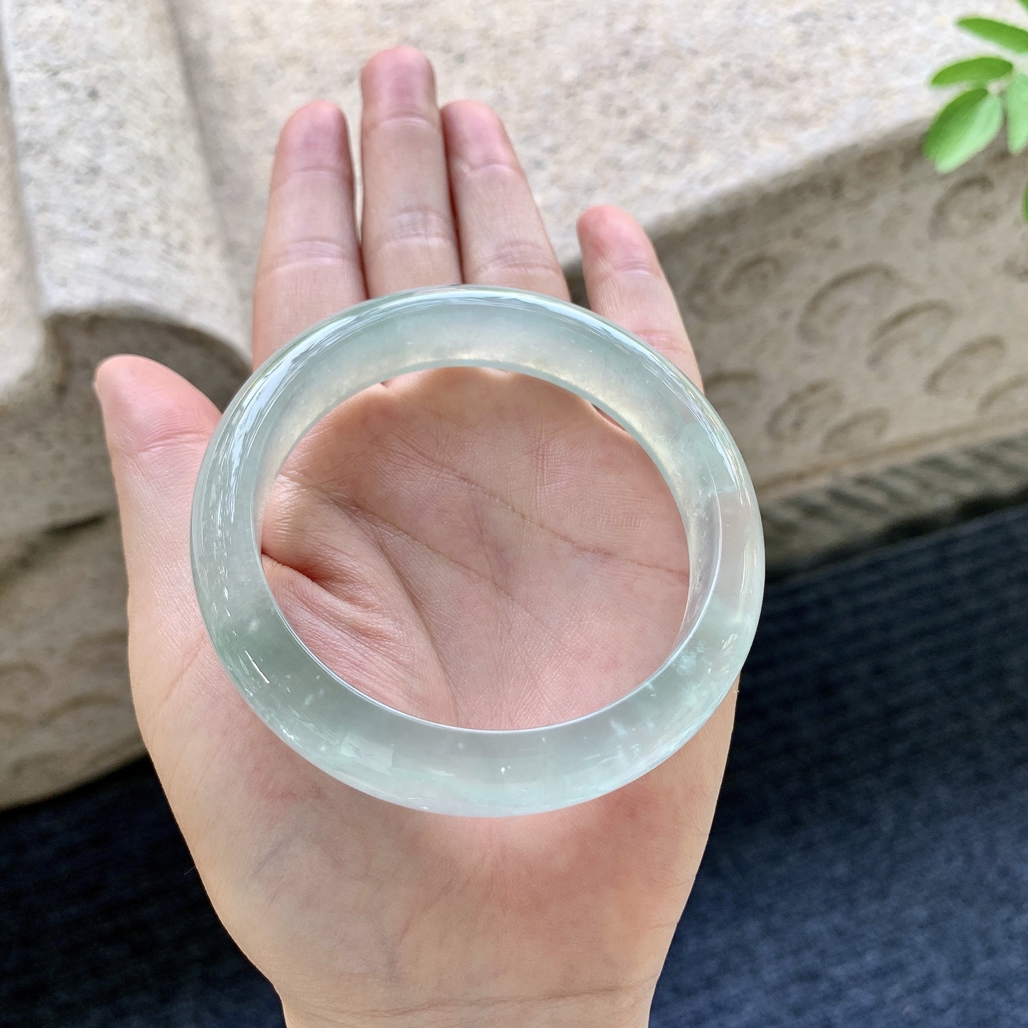 正圈56 57 圈口57.6/14/8.5 编码LZ092024 冰种晴底，起荧光，清透，水润，种老