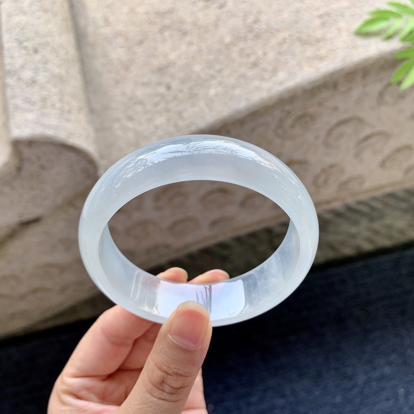 正圈57 58 圈口58.1/17.1/6.9 编码QX092109 冰糯底色，宽版，水润，种老，细腻，无裂