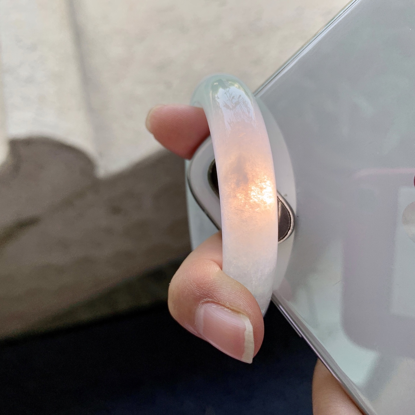 贵妃51 52 圈口52.2/44.5/11.2/6.9 编码C5092113 冰糯飘绿，水润，种老，细腻，打灯有棉线