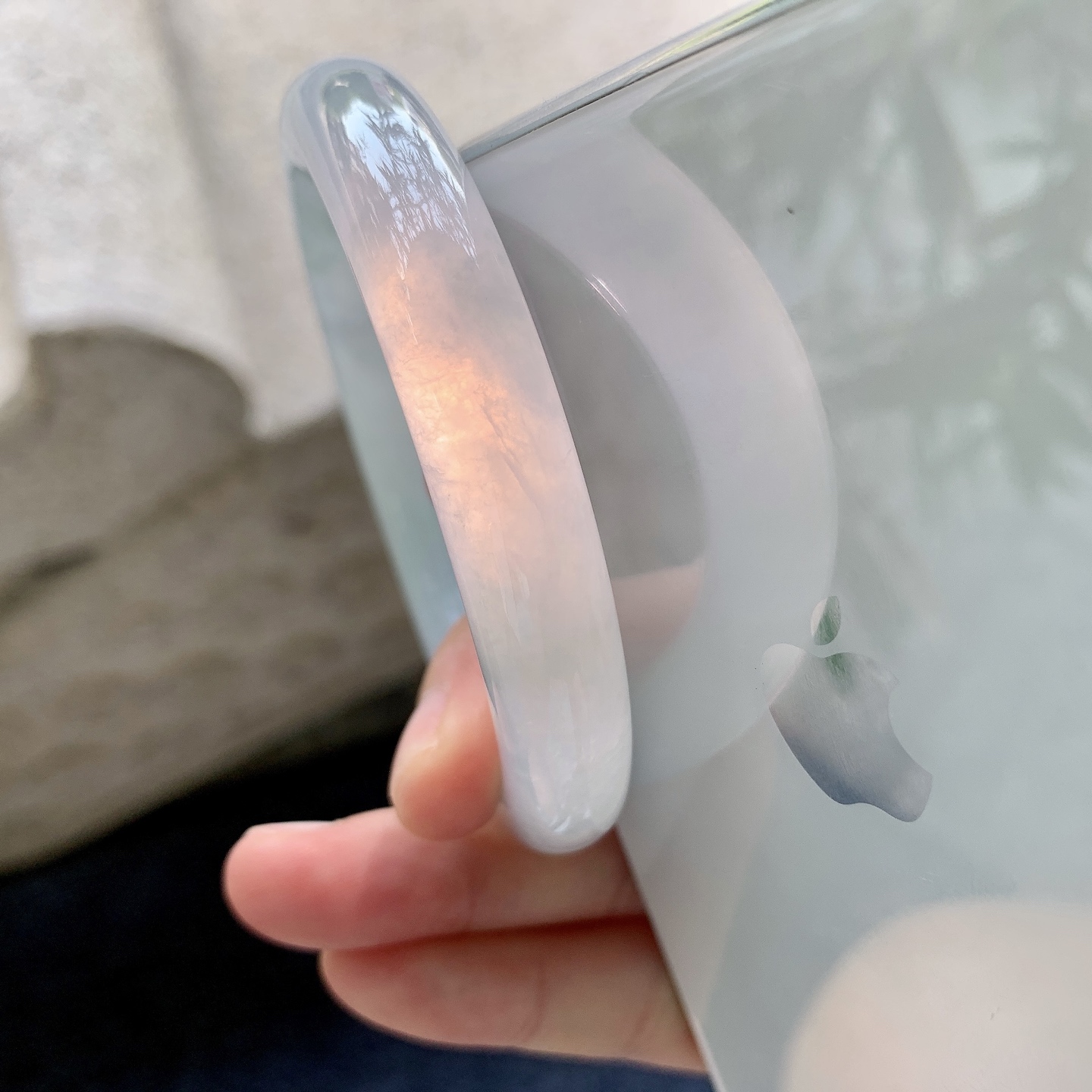圆条54 55 圈口55/10.7/10.5 编码AD092010 糯冰淡紫底飘绿，水润，种老，细腻，打灯有棉纹