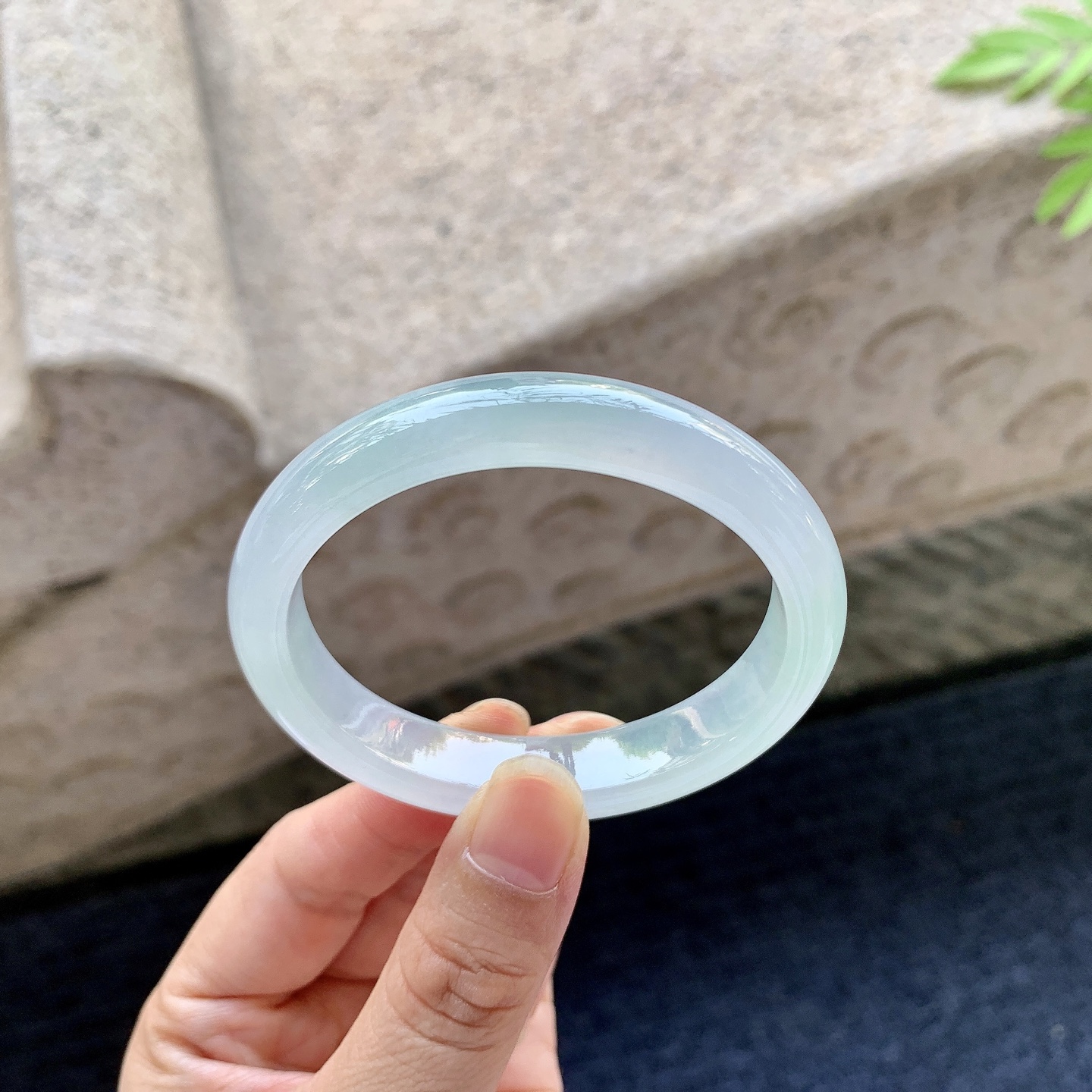 贵妃51 52 圈口52.2/44.5/11.2/6.9 编码C5092113 冰糯飘绿，水润，种老，细腻，打灯有棉线