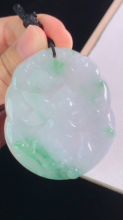 ️冰飘绿兔牌，一刀切，无裂，尺寸:50.2-42.6-5.3mm 29