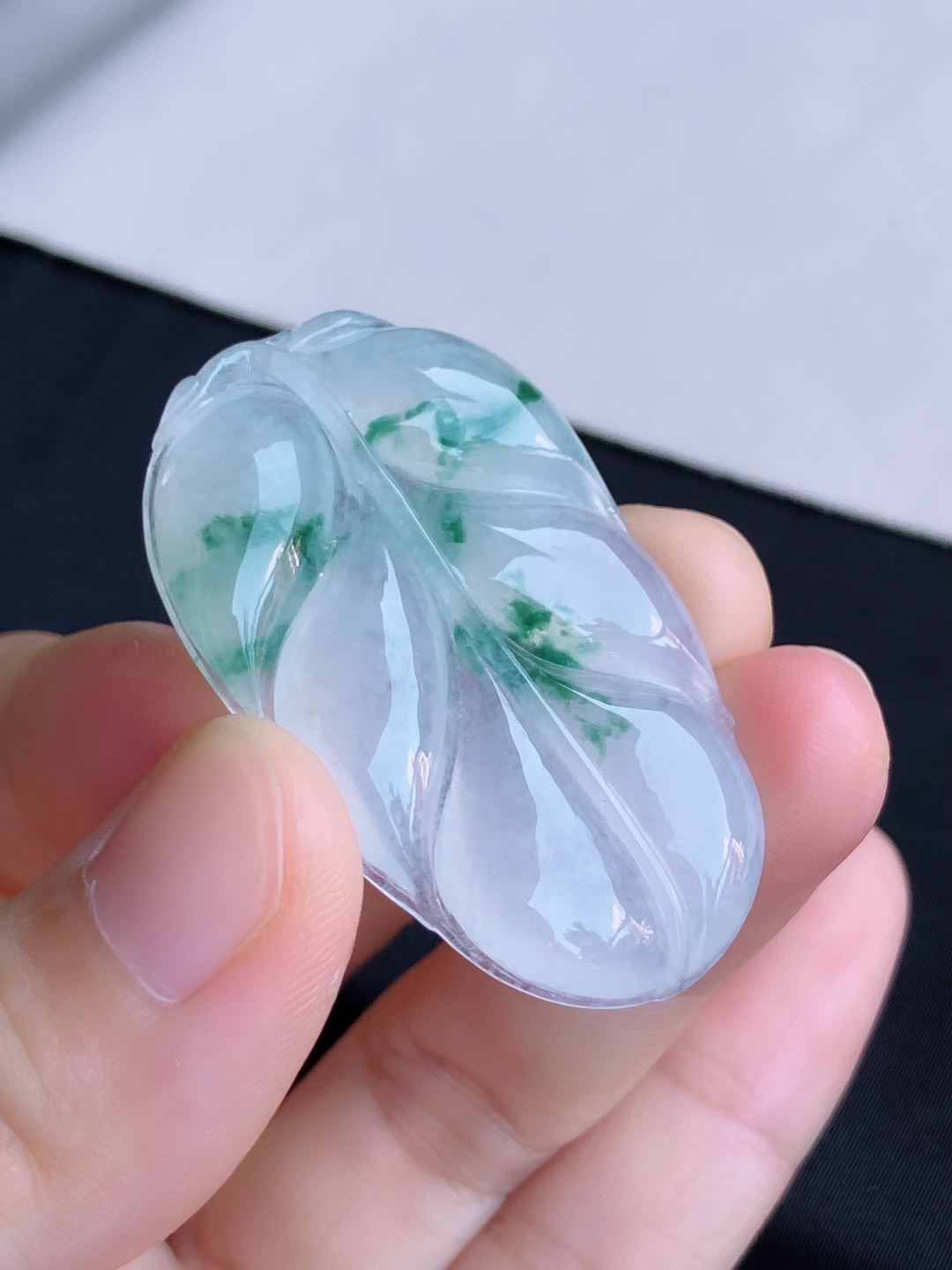 ️，冰种飘花金枝玉叶，晶莹剔透，花色清爽，尺寸45.3/28.6/5.5/自然光实拍