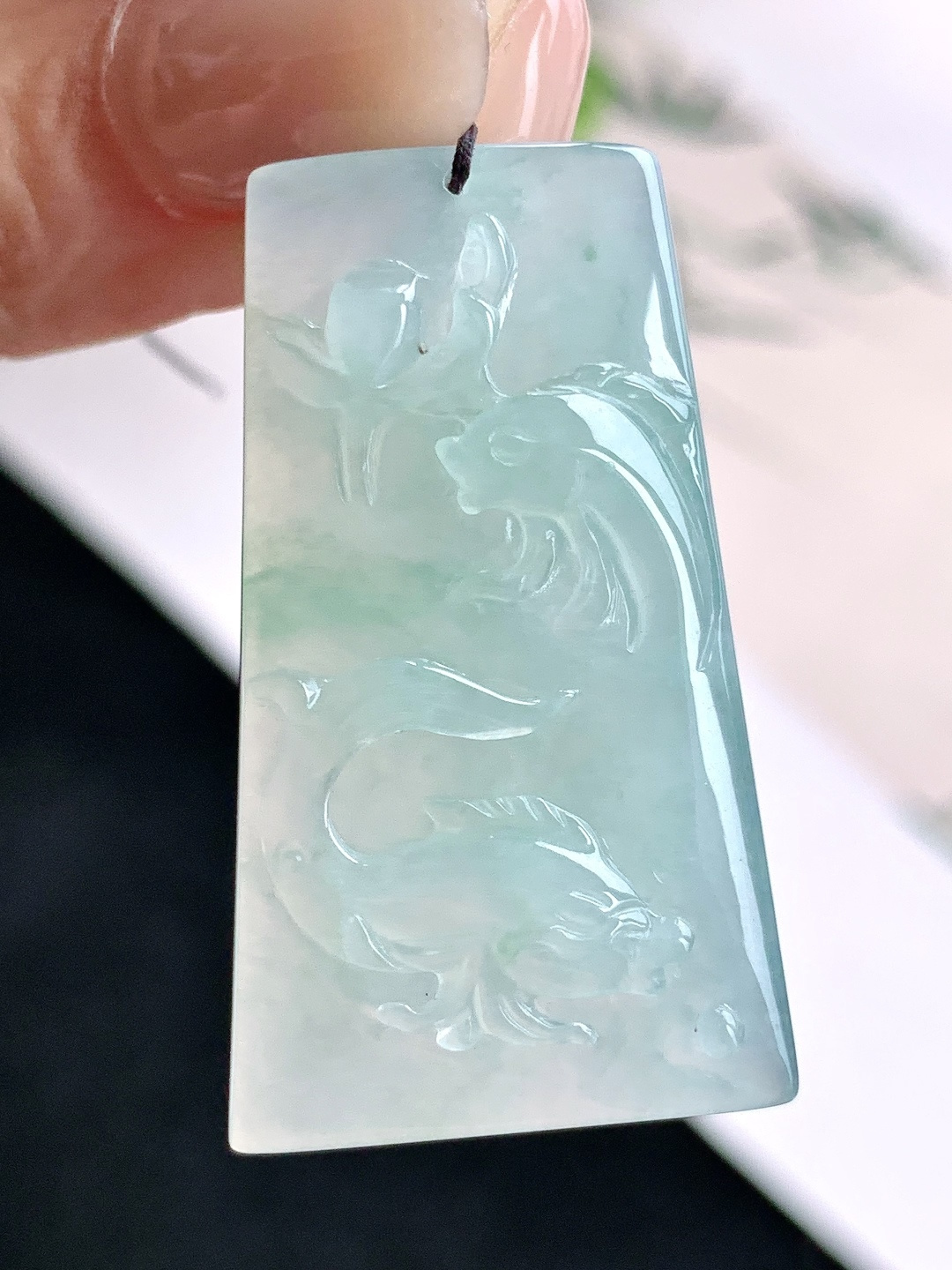 【裸石】️冰晴水连年有余牌吊坠 【说明】缅甸 性比高 厚装 锦鲤 【尺寸】40-23-6.6 【重