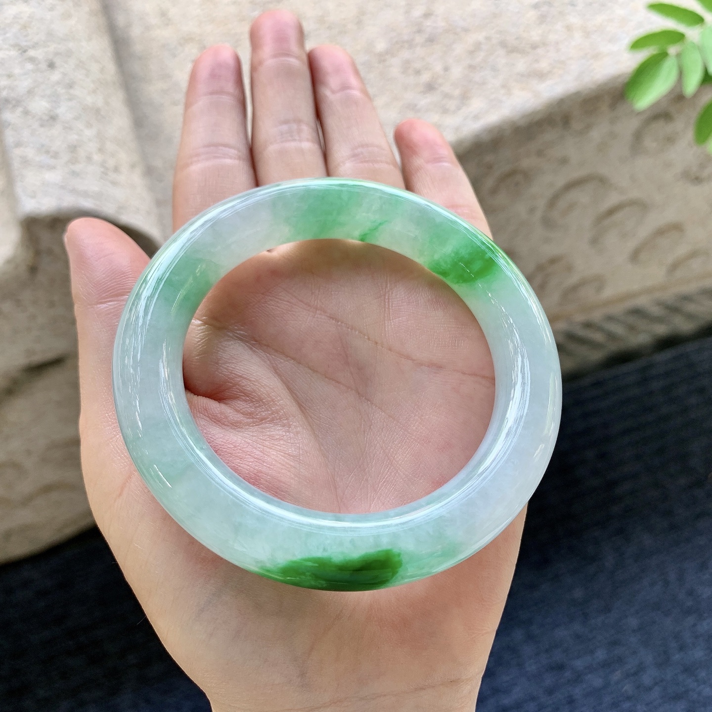圆条55 56 圈口56.8/11.9/11.5 编码TR092029 冰糯飘辣绿，水润，种老，细腻