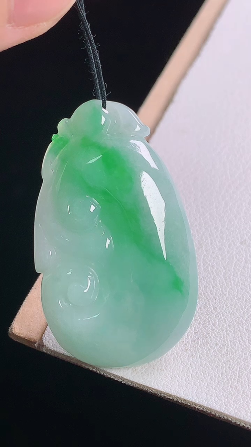 ️冰绿如意，无裂，尺寸:40.0-23.7-6.3mm 29