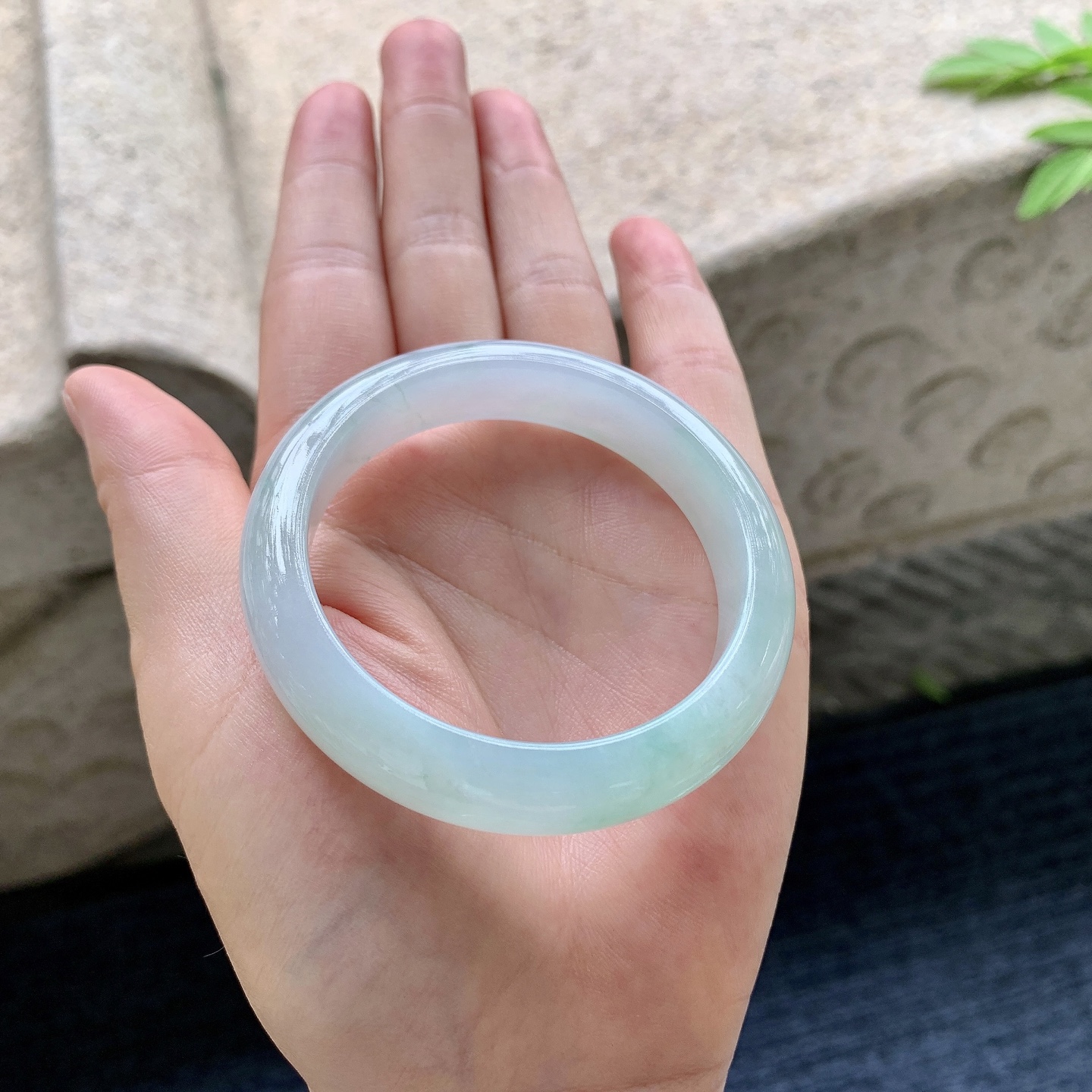 正圈49 50 圈口50/11.5/7.2 编码GL092452 细糯飘绿，水润，种老，细腻，无裂