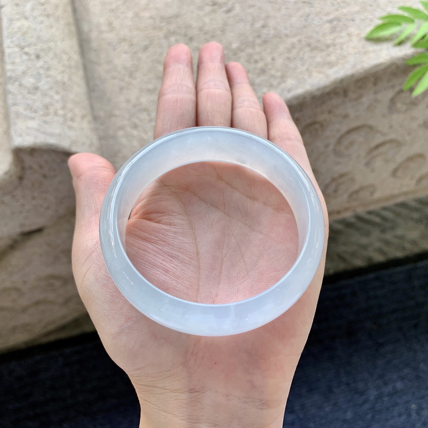 正圈57 58 圈口58.1/17.1/6.9 编码QX092109 冰糯底色，宽版，水润，种老，细腻，无裂