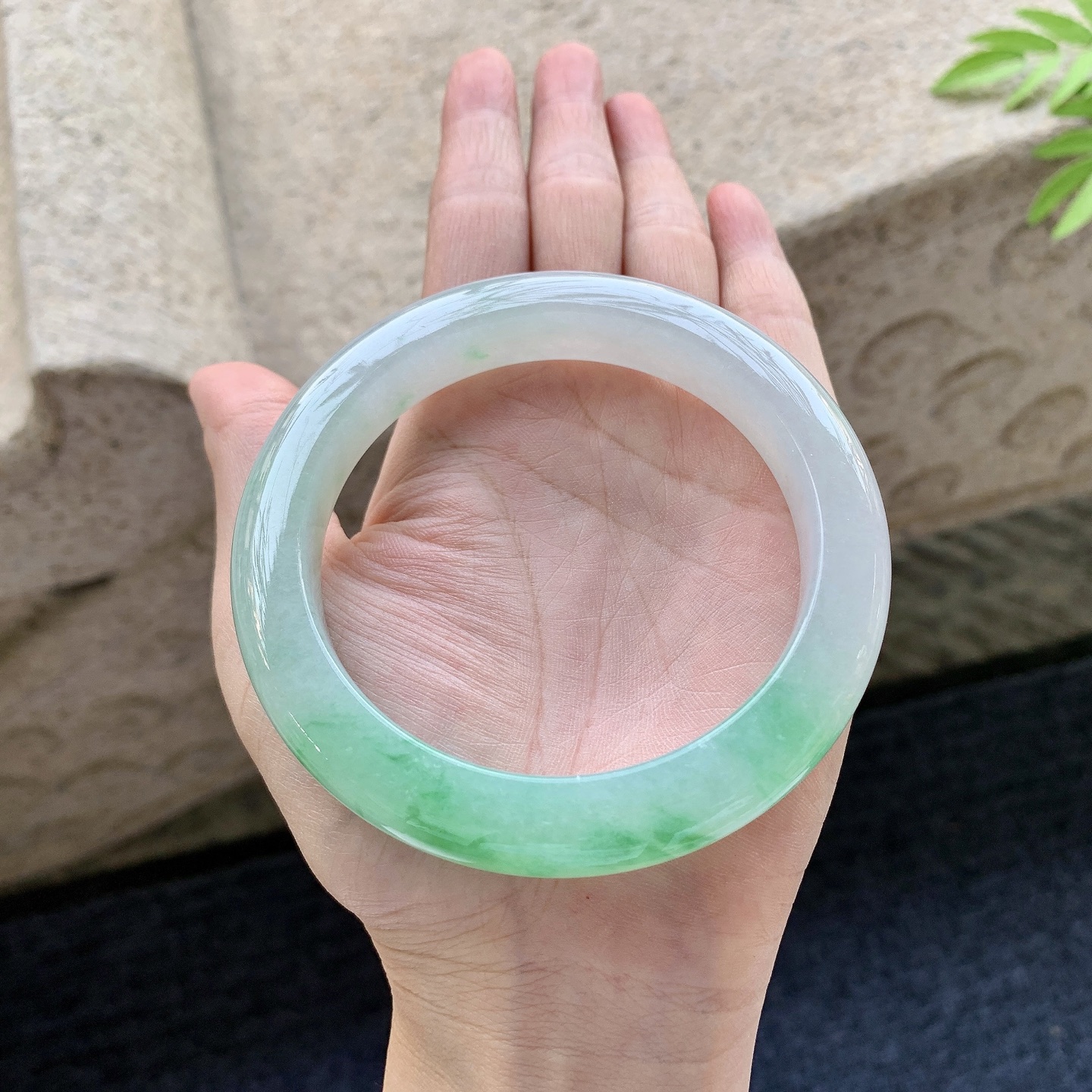 正圈61 62 圈口62.4/11.7/10.6 编码T1092108 冰糯飘绿，清透，水润，种老，