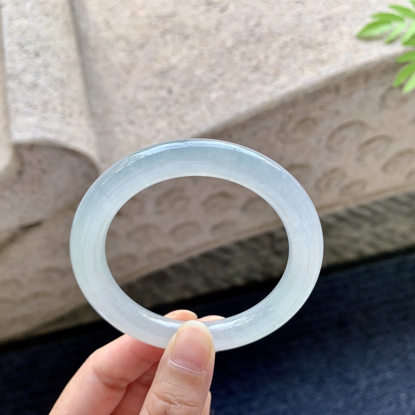 圆条52 53 圈口53.4/9/9.3 编码FL092103 糯冰底色，水润，种老，细腻，打灯有棉线