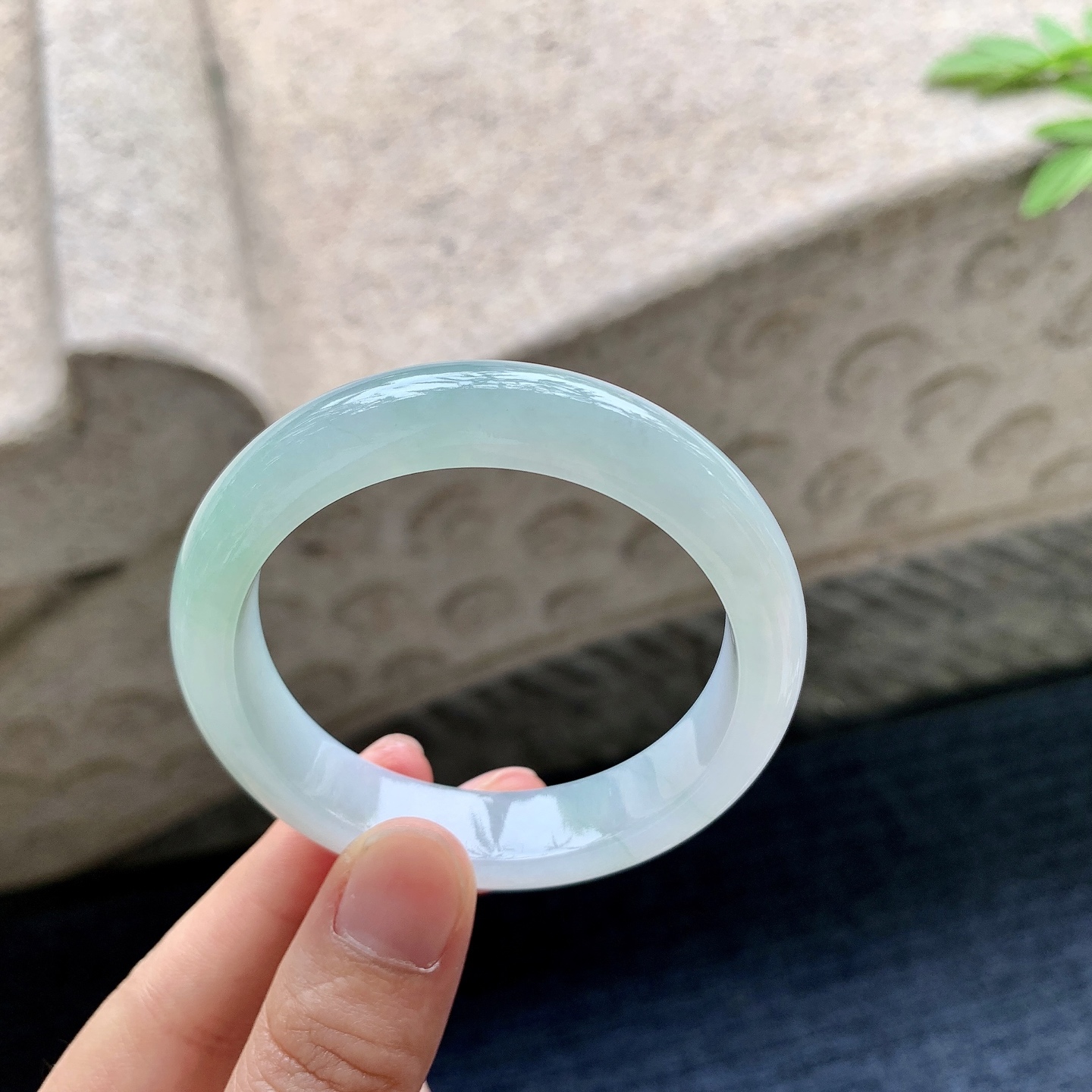 正圈49 50 圈口50/11.5/7.2 编码GL092452 细糯飘绿，水润，种老，细腻，无裂