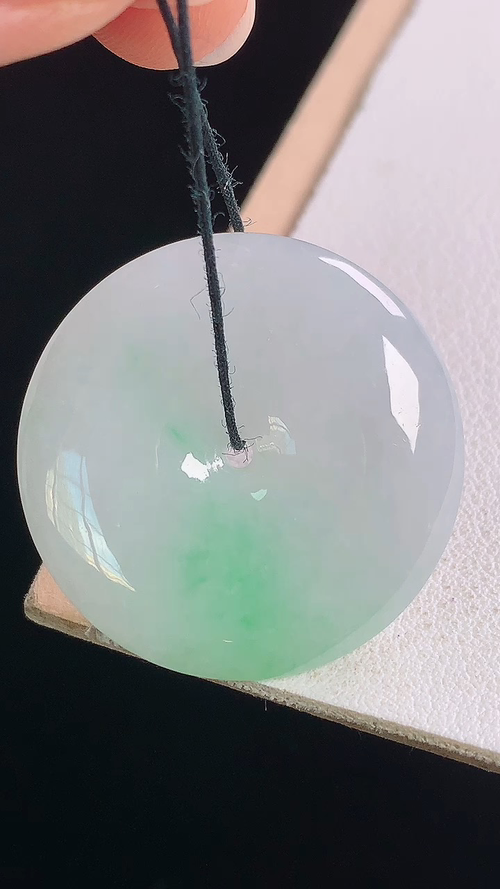 ️冰飘绿平安扣，无裂 尺寸:29.4-5.8mm 2