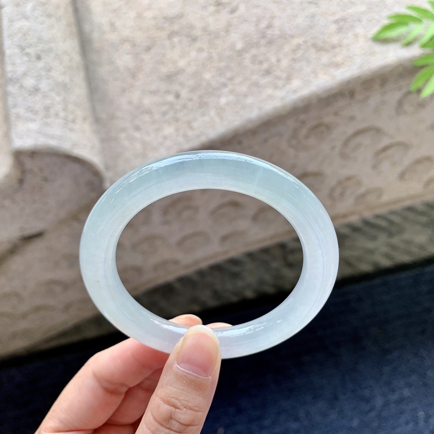 圆条52 53 圈口53.4/9/9.3 编码FL092103 糯冰底色，水润，种老，细腻，打灯有棉线