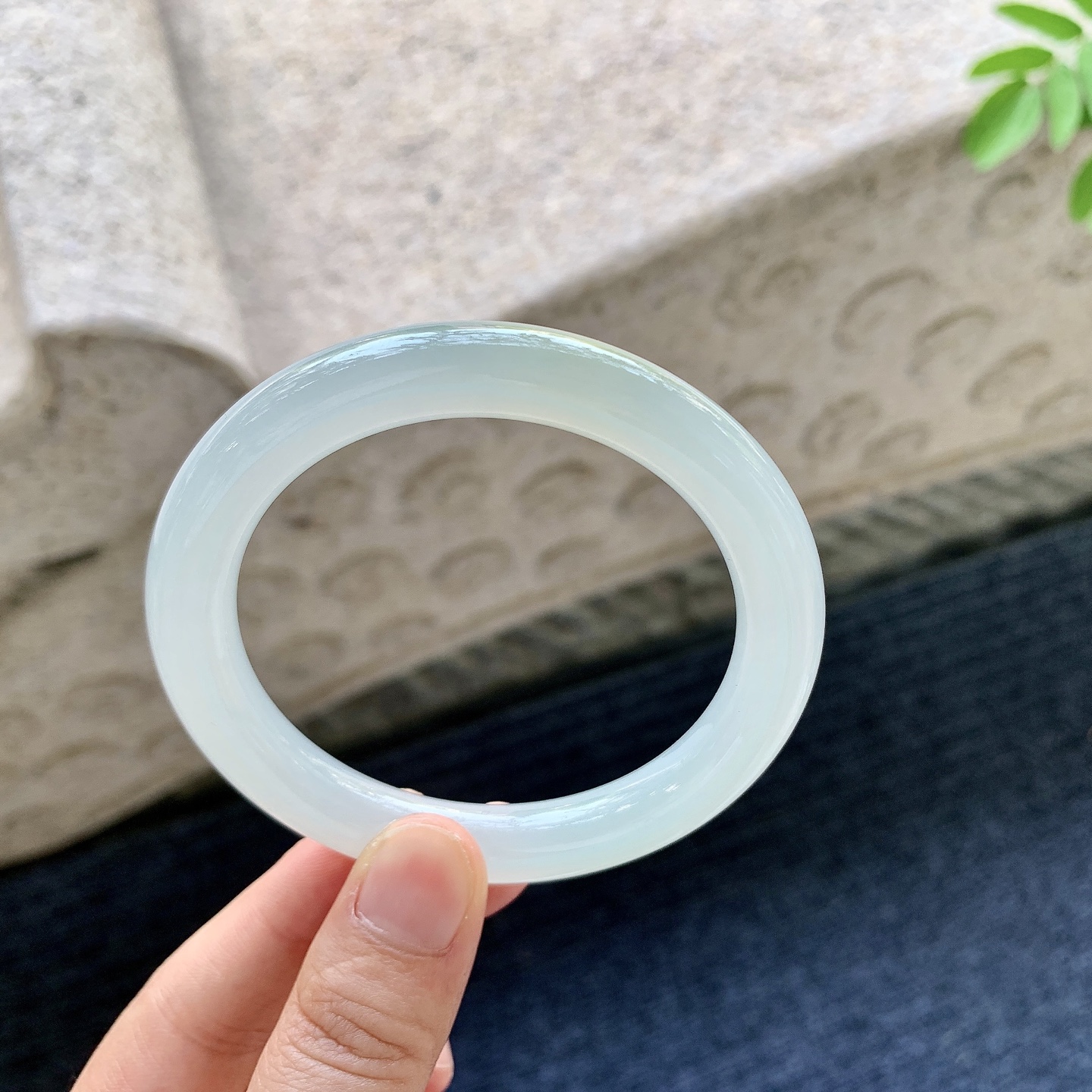 圆条54 55 圈口55.5/9.4/9.4 编码AD092007 糯冰飘黄翡，水润，种老，细腻，打灯有絮线