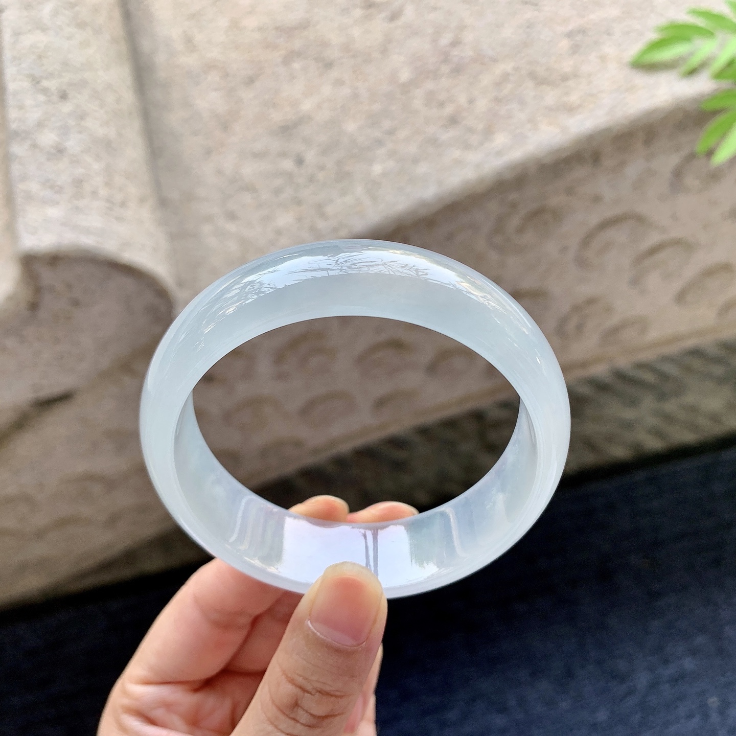 正圈57 58 圈口58.1/17.1/6.9 编码QX092109 冰糯底色，宽版，水润，种老，细腻，无裂