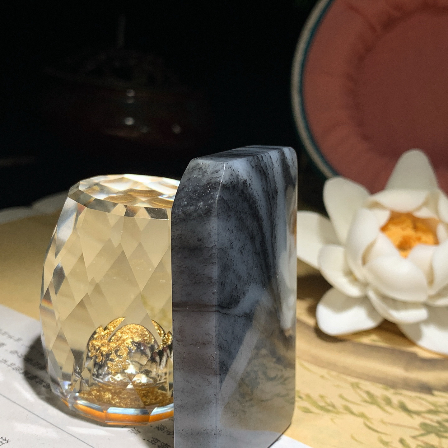 新疆和田玉籽料意境青花无事牌挂件！尺寸61/35/12重67.3克。玉质细腻油润。手推出油。佩戴高端典雅。lt2601002