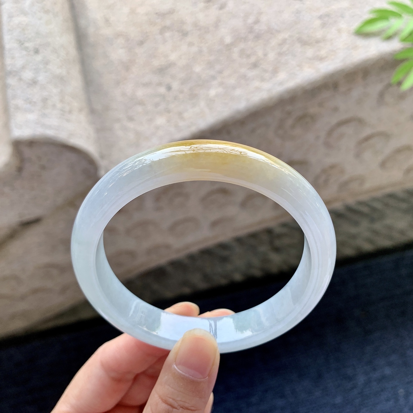 正圈58 59 圈口59.4/12.4/7.8 编码BA092105 紫底飘黄翡，水润，种老，细腻，无裂