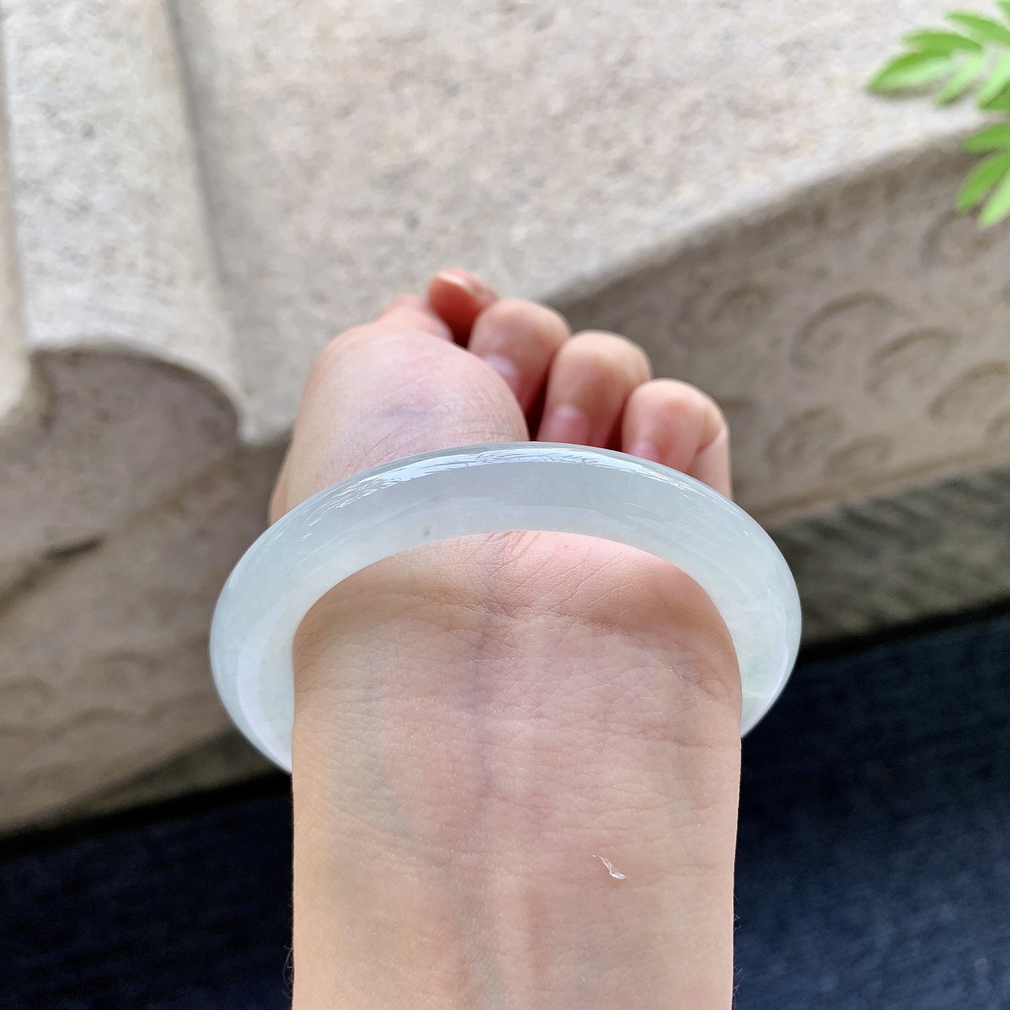 圆条52 53 圈口53.4/9/9.3 编码FL092103 糯冰底色，水润，种老，细腻，打灯有棉线