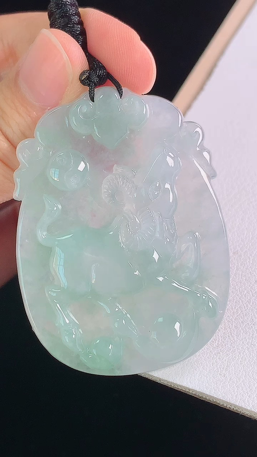 ️冰飘绿牛牌，一刀切，无裂，尺寸:49.5-36.3-6.1mm 29