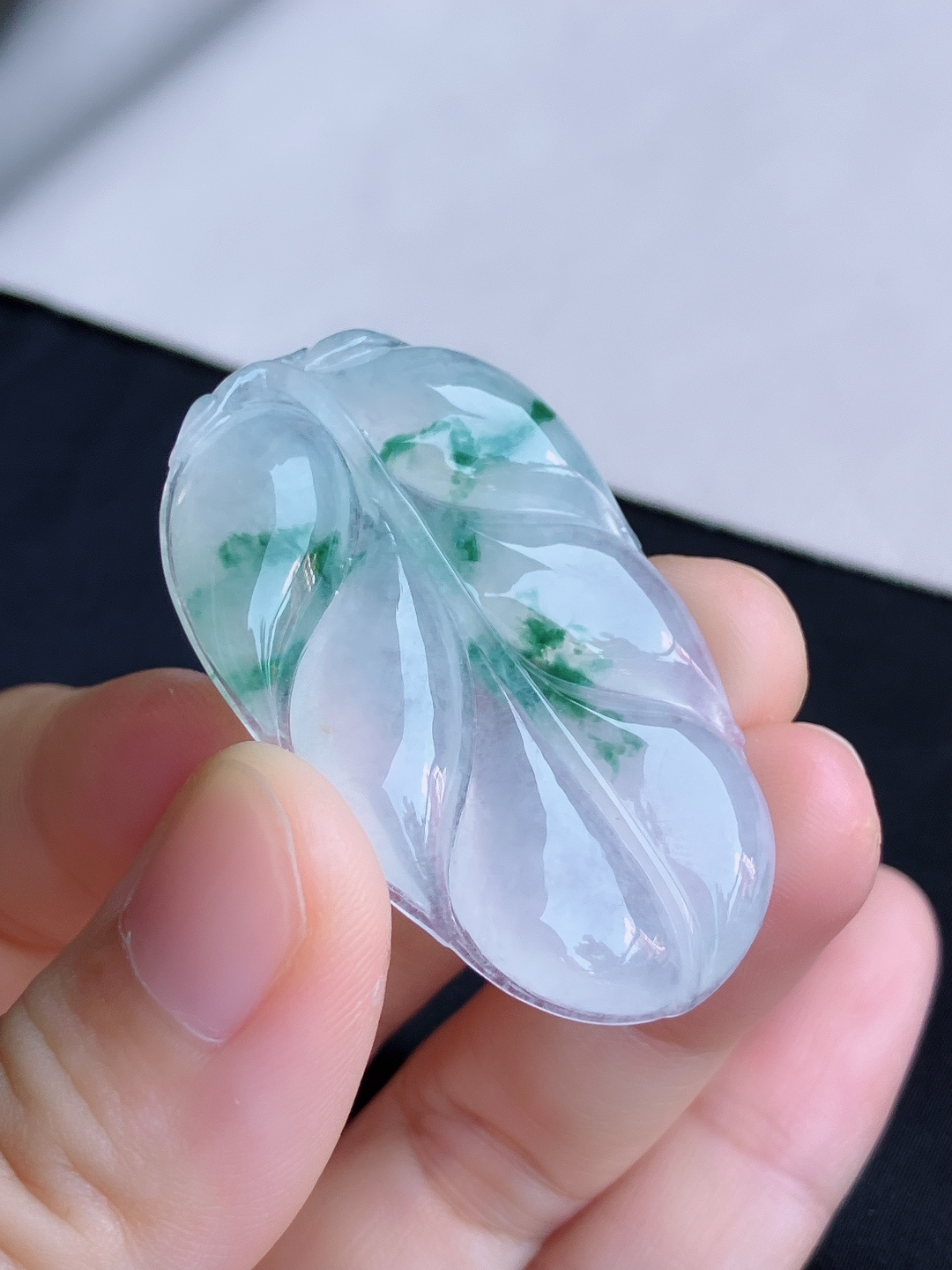 ️，冰种飘花金枝玉叶，晶莹剔透，花色清爽，尺寸45.3/28.6/5.5/自然光实拍