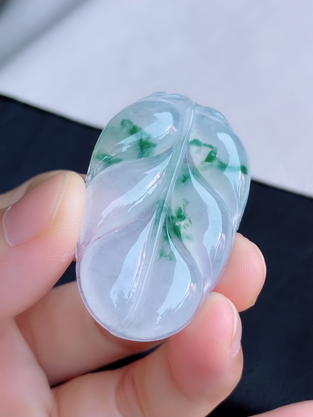 ️，冰种飘花金枝玉叶，晶莹剔透，花色清爽，尺寸45.3/28.6/5.5/自然光实拍