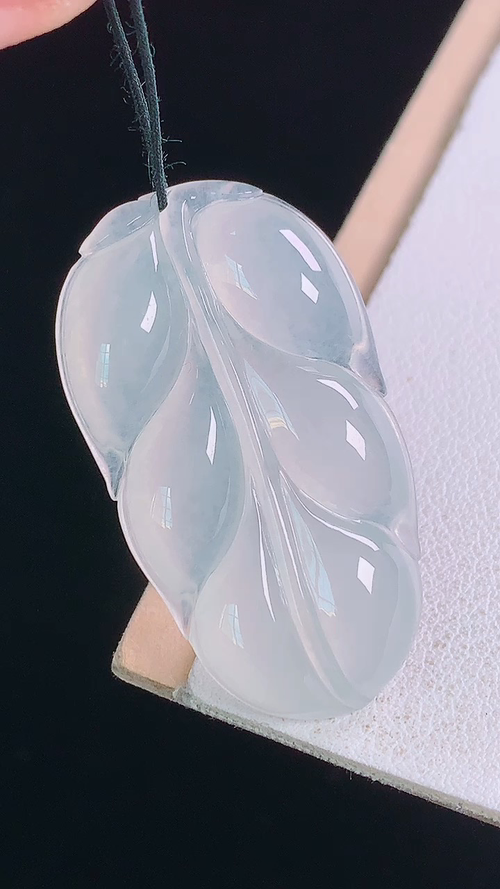 ️冰种叶子，无裂，尺寸:37.2-20.9-4.9mm 29