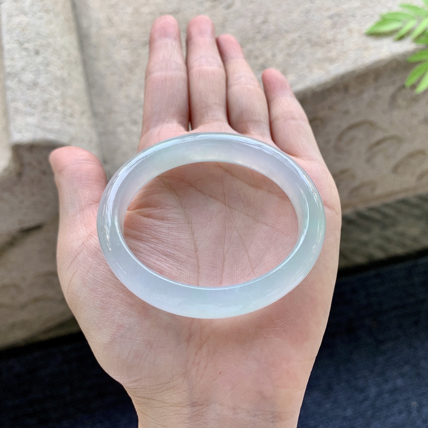 贵妃51 52 圈口52.2/44.5/11.2/6.9 编码C5092113 冰糯飘绿，水润，种老