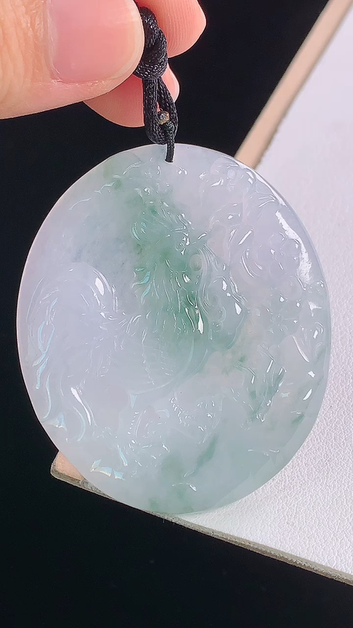 冰飘花生肖鸡，无裂，尺寸:51.5-43.9-5.7mm 29