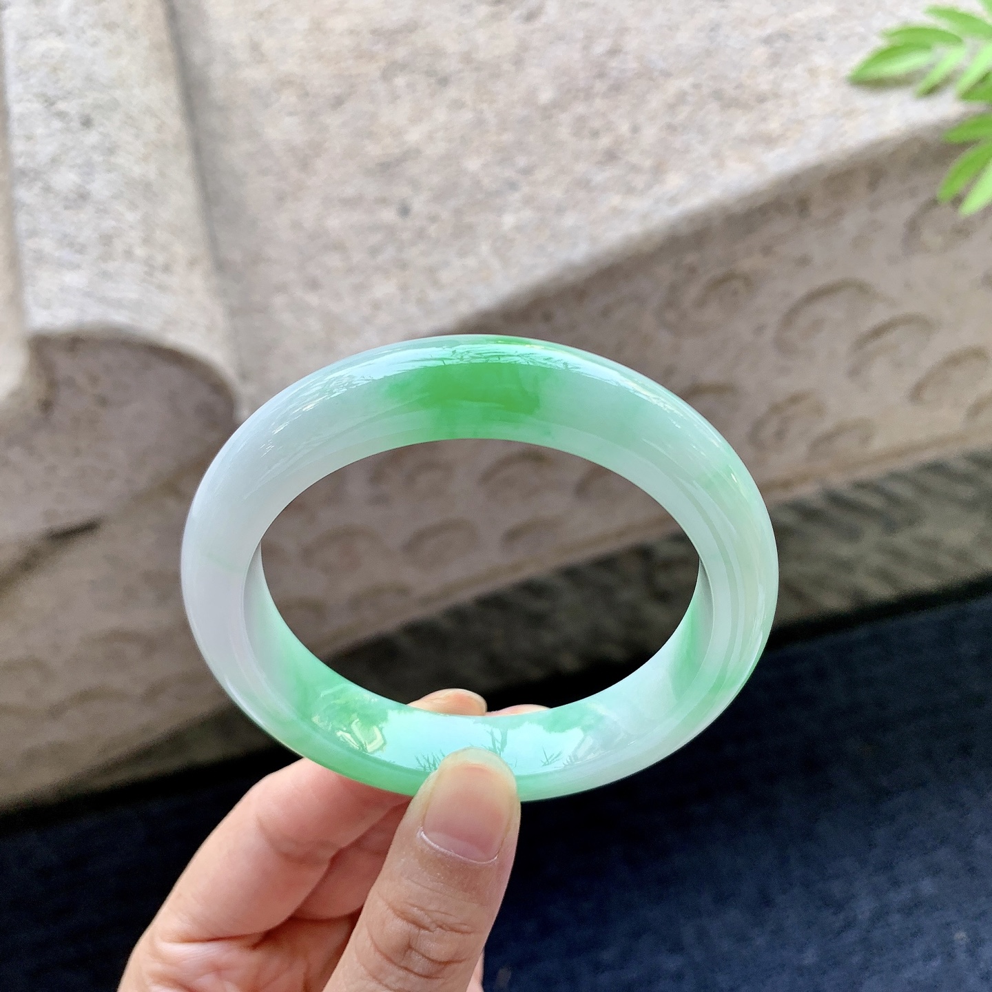正圈56 57 圈口57/12/9 编码GL092121 糯冰飘绿，水润，种老，细腻，无裂