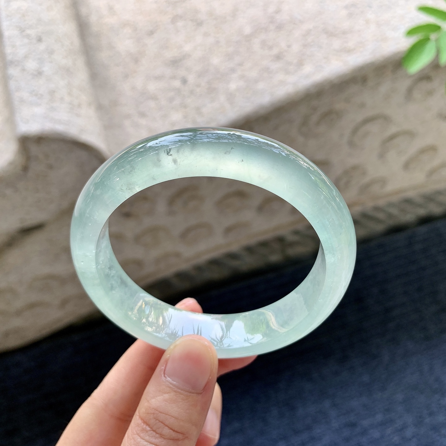 正圈56 57 圈口57.6/14/8.5 编码LZ092024 冰种晴底，起荧光，清透，水润，种老，细腻，无裂
