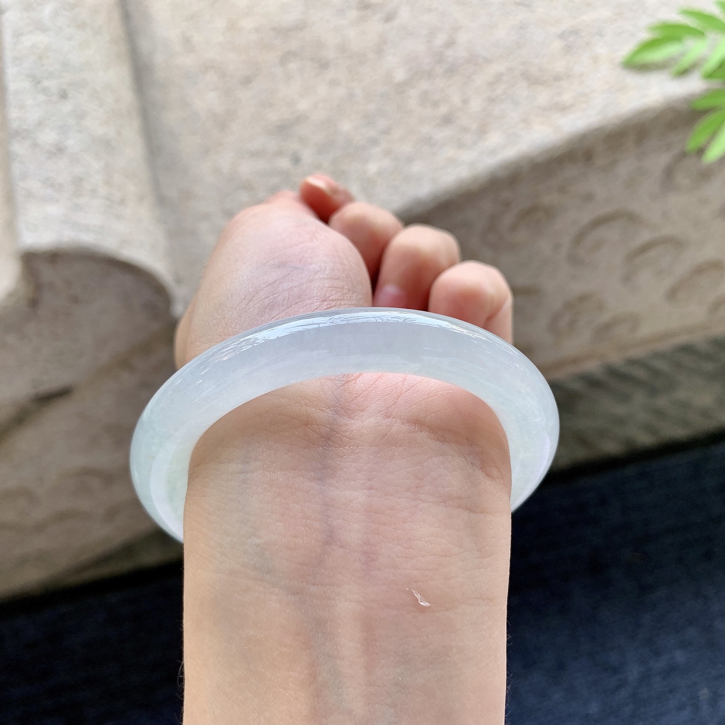圆条52 53 圈口53.4/9/9.3 编码FL092103 糯冰底色，水润，种老，细腻，打灯有棉线