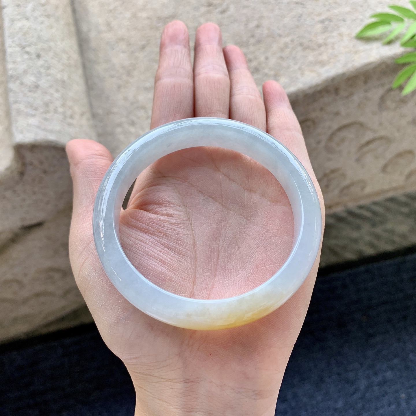 正圈58 59 圈口59.4/12.4/7.8 编码BA092105 紫底飘黄翡，水润，种老，细腻，无裂