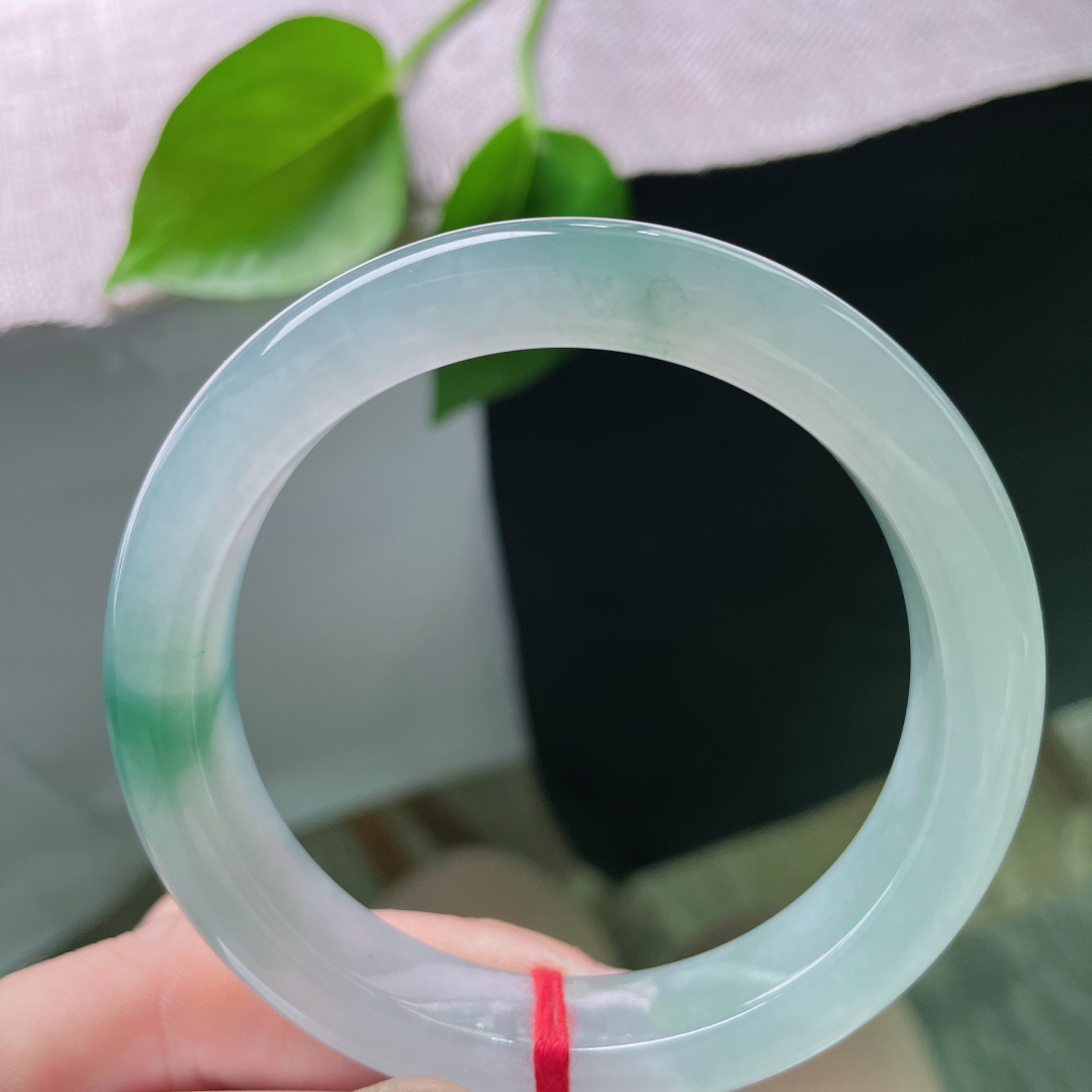 56.4/11.6/8.6冰飘花正圈，冰润细腻，一方冰清，飘花成诗，婉间流动的水墨丹青，种老，无裂，ss54674a