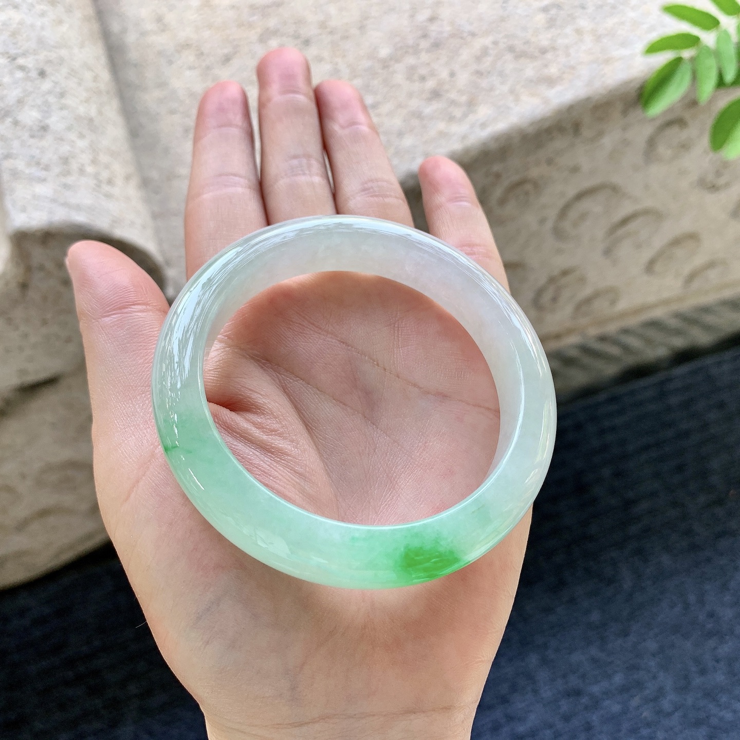 正圈56 57 圈口57/11.8/8.6 编码BA092015 冰糯飘阳绿，水润，种老，细腻，打灯