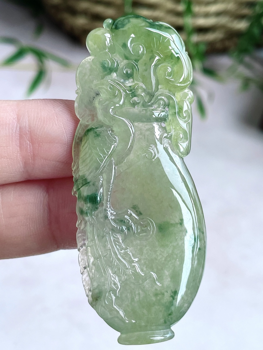【裸石】冰黄翡飘花凤凰如意宝瓶吊坠 【说明】缅甸 无裂 性比高 【尺寸】62.2-25.7-5.5
