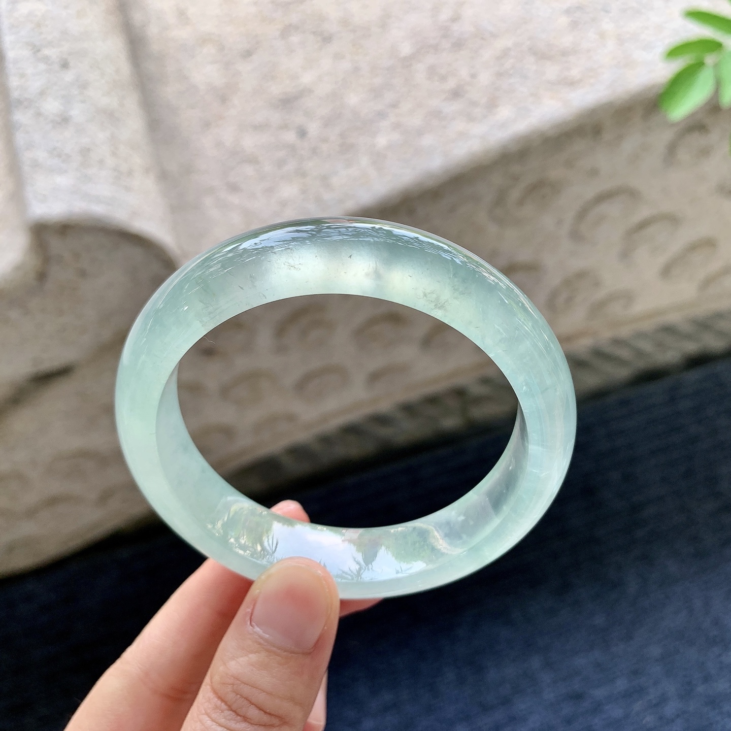 正圈56 57 圈口57.6/14/8.5 编码LZ092024 冰种晴底，起荧光，清透，水润，种老，细腻，无裂