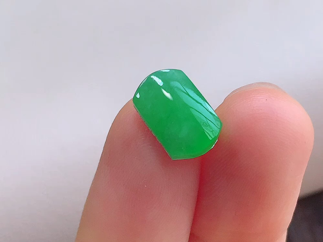 ️ 马鞍戒面，无裂，尺寸11.7-7.5-3.1mm，包A附证书