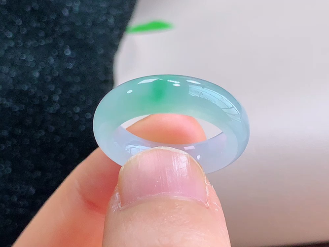 ️ 戒圈，无裂，尺寸16.5-5.7-3.6mm，圈口13，包A附证书