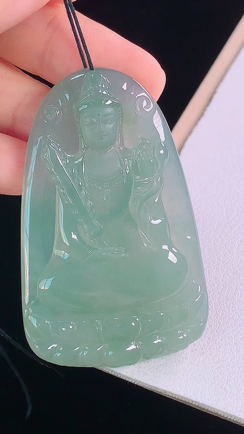 ️冰晴虚空藏观音，无裂，尺寸:55.6-34.9-5.7mm 29