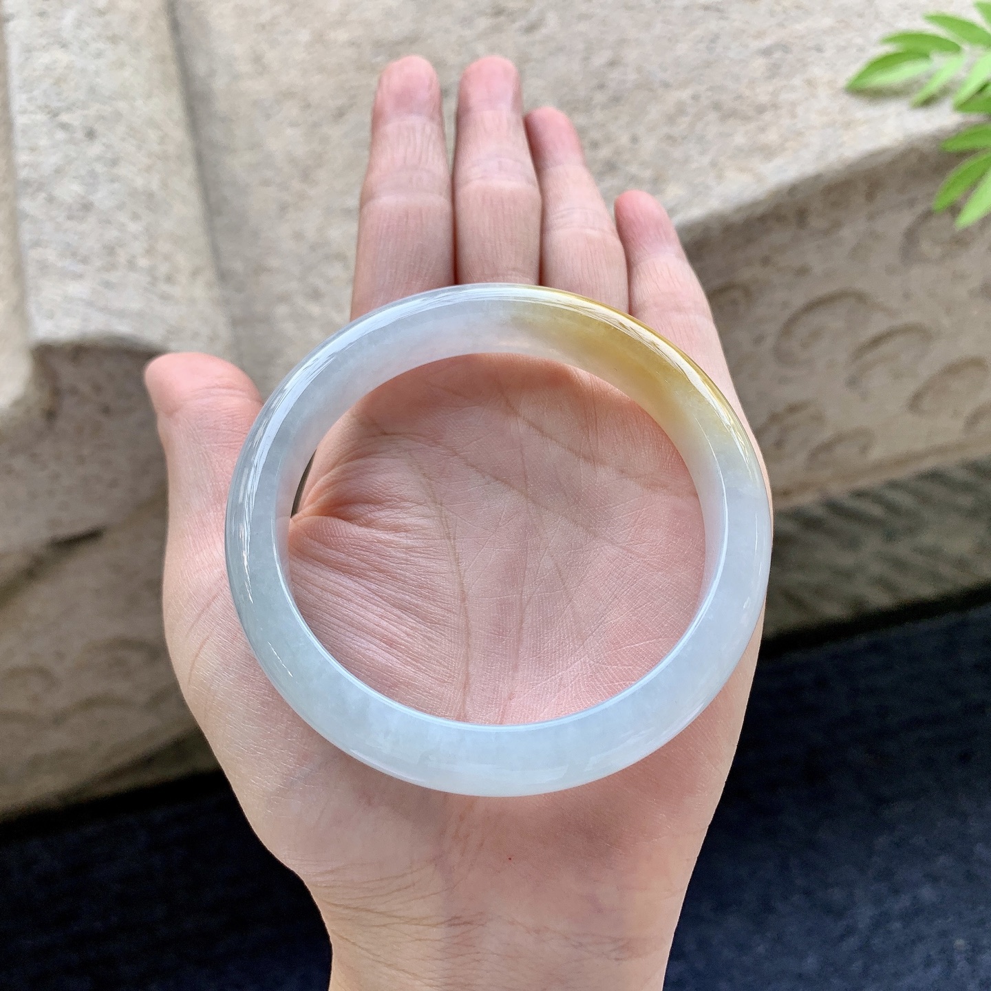正圈58 59 圈口59.4/12.4/7.8 编码BA092105 紫底飘黄翡，水润，种老，细腻，无裂