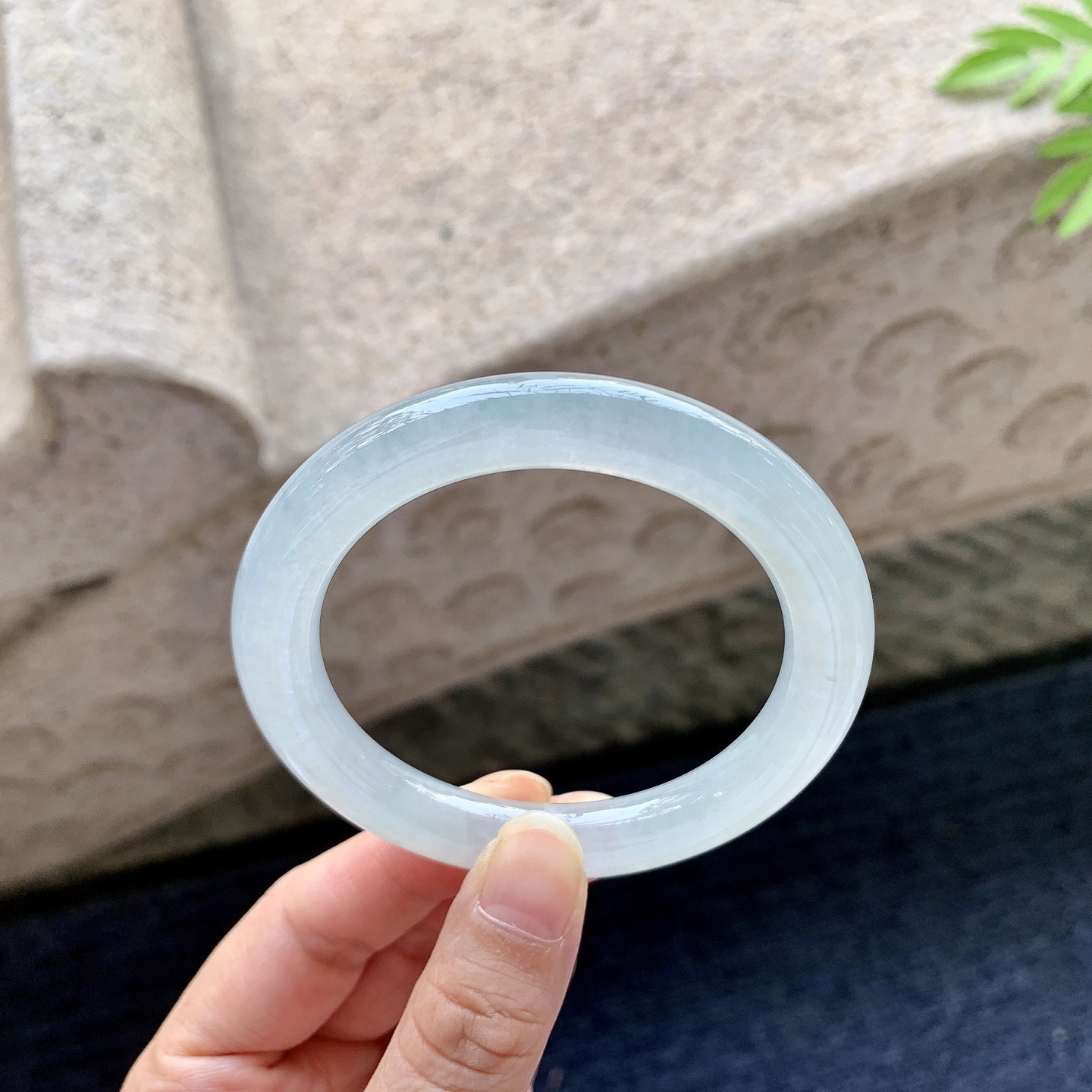 圆条52 53 圈口53.4/9/9.3 编码FL092103 糯冰底色，水润，种老，细腻，打灯有棉线