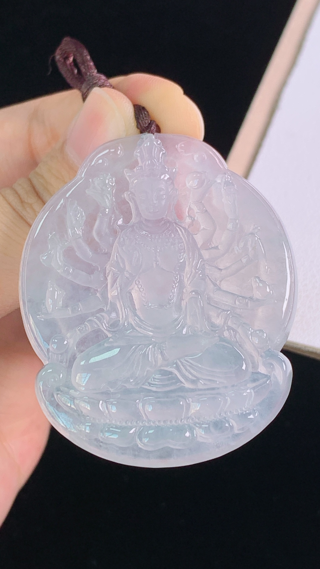 ️千手观音 种水，冰透起光，无裂 尺寸:48.8-40.3-5.5mm 29