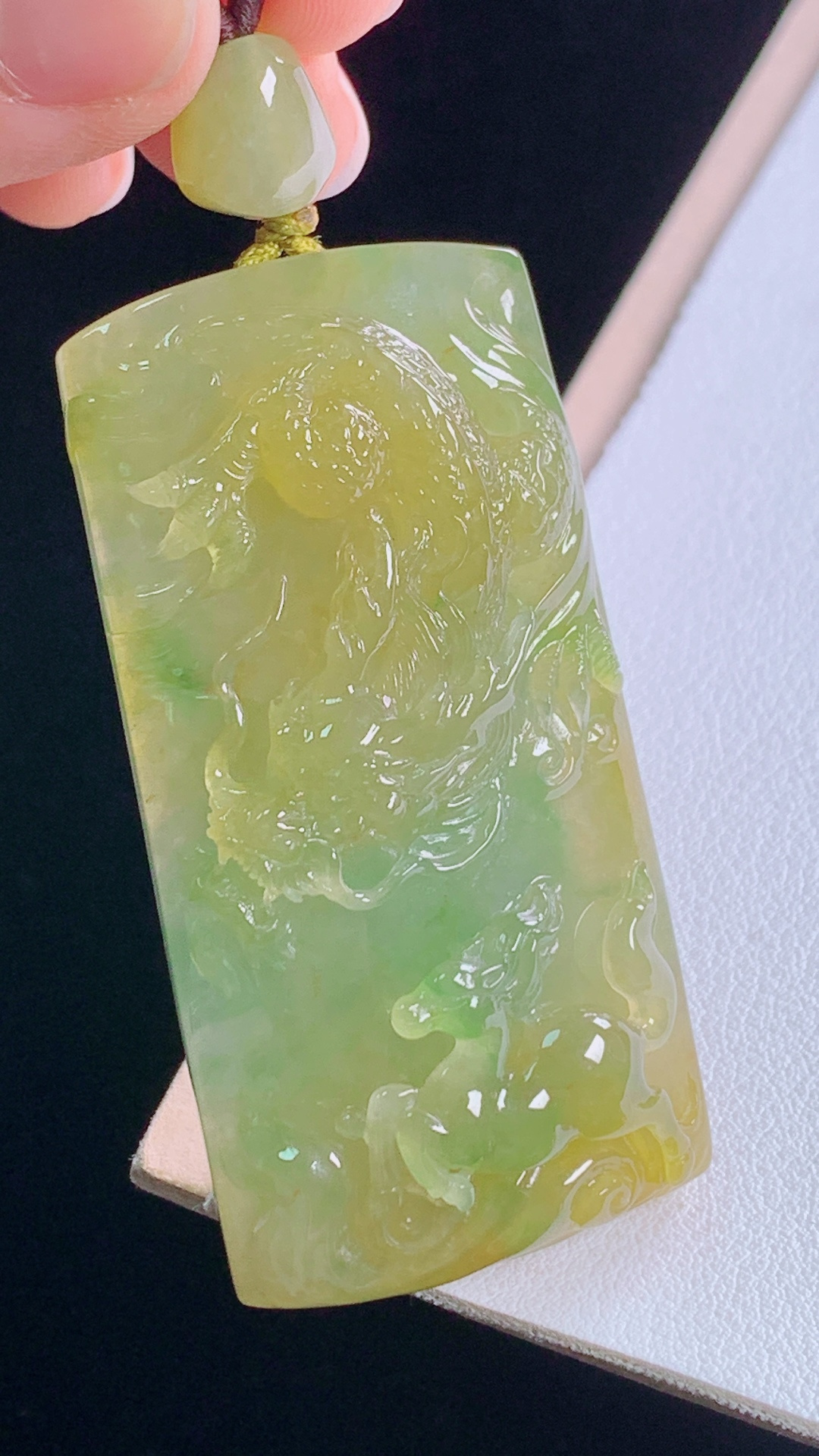 黄翡龙马精神 天然黄翡，种老起胶，无裂 尺寸:57.2-28.8-12.2mm 29