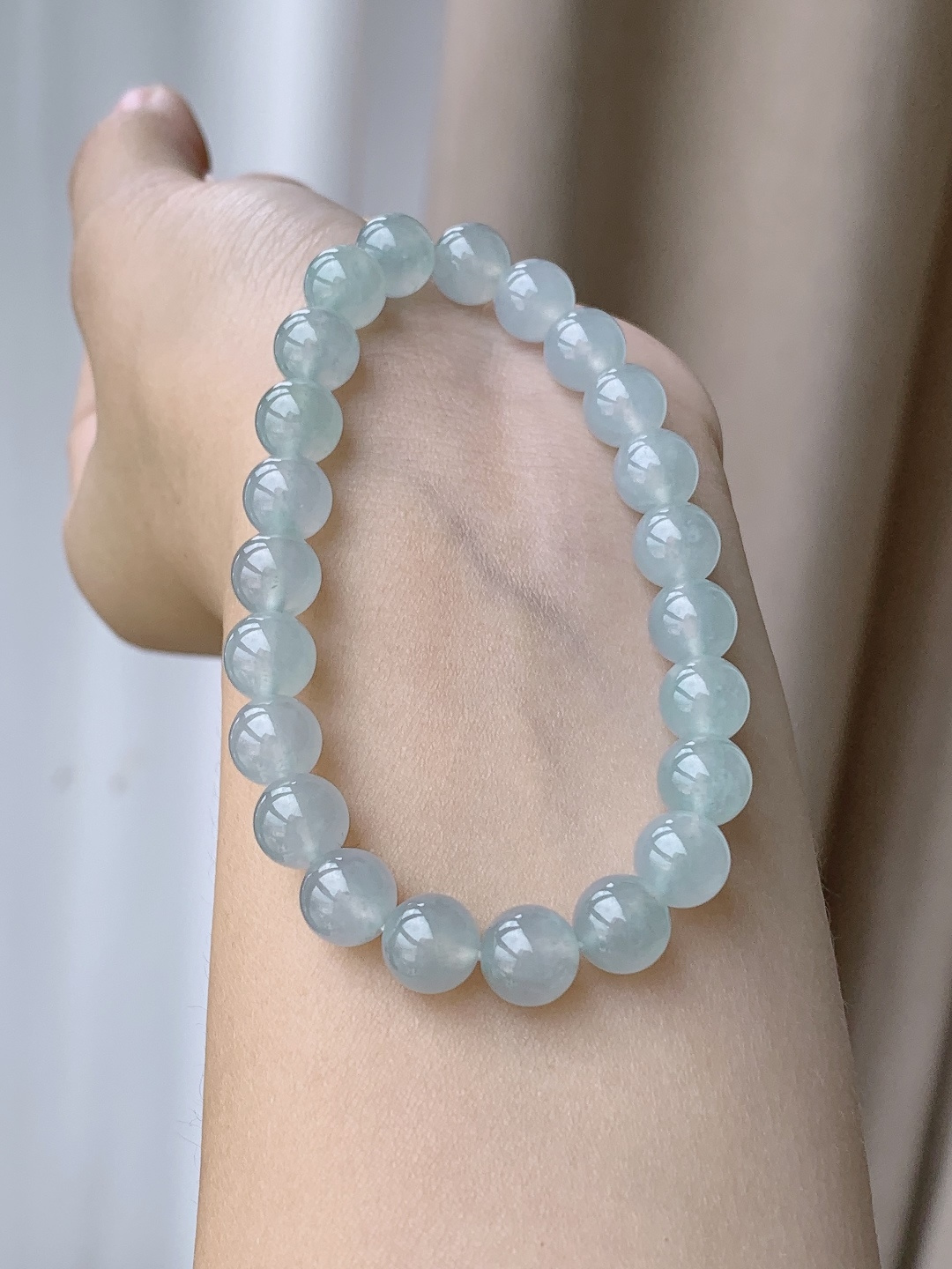 【珠子】白冰手串圆珠珠子手串 【说明】缅甸 性比高 【尺寸】8mm 【重量】22克